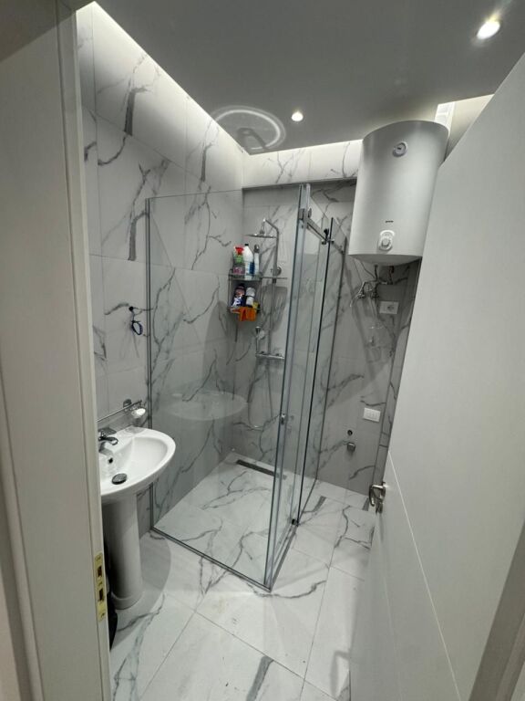 🏡 Jepet me qera apartament 2+1 në Astir (Kompleksi Urban Gate)