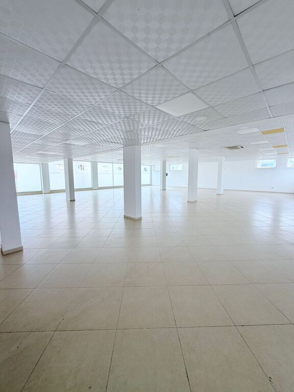 JEPET ME QERA AMBIENT BIZNESI NE ZONEN E ISH KENETES, DURRES