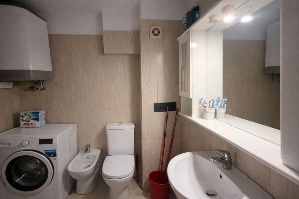 Jepet me qera apartament 2+1, Ali demi, Rruga Idriz Dollaku