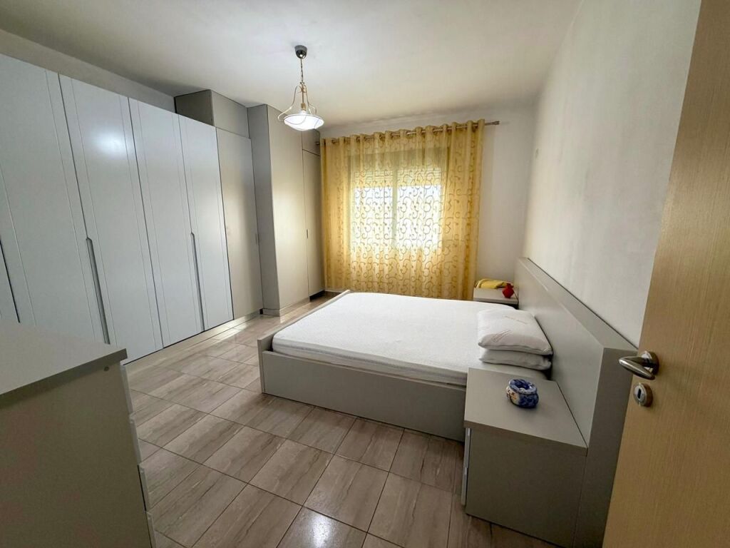 Apartament 2+1 me Qera Afatgjate - Transballkanike, Vlore