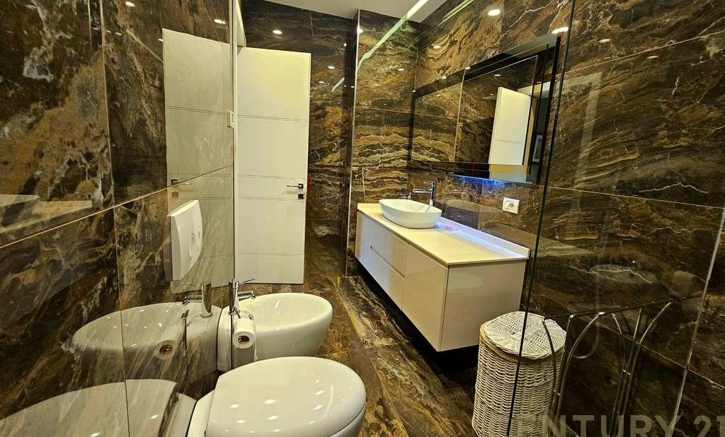 Apartament me qira 2+1+2, Kopshti Botanik