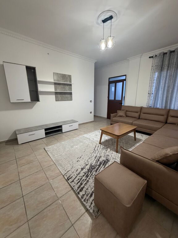 Jepet me qira apartament 2+1 tek Ish URT Durres