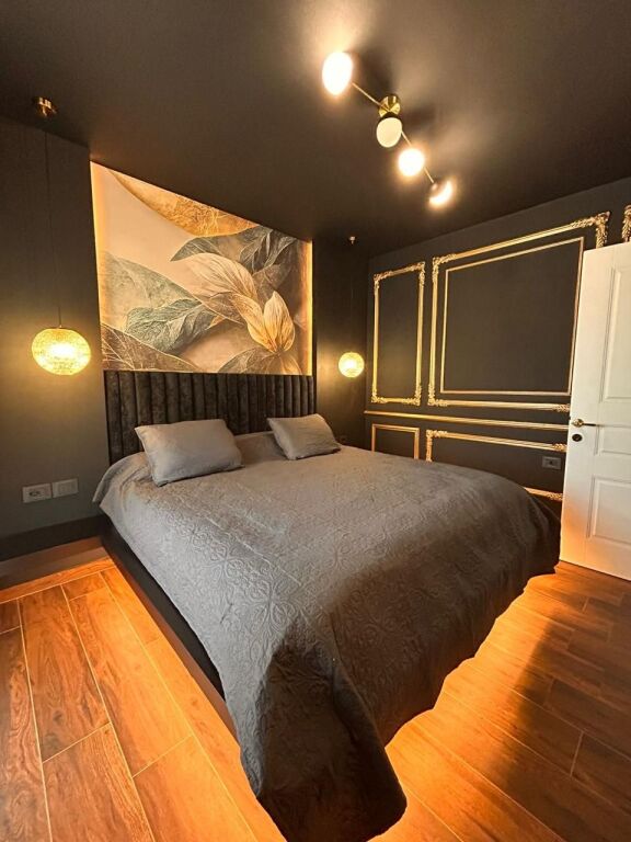 Shitet apartament 1+1 ne qender të Korces