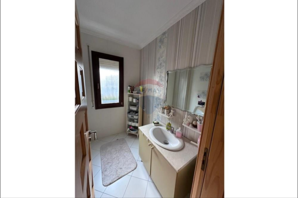 Apartament per shitje 2+1+2 tek Selita e Vjeter