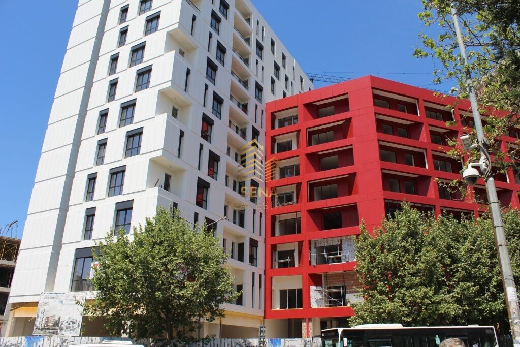 Affitto, Locale Commerciale, 2+1+balcone, Complesso Arlis – Via Dibra, 650 Euro/Mese