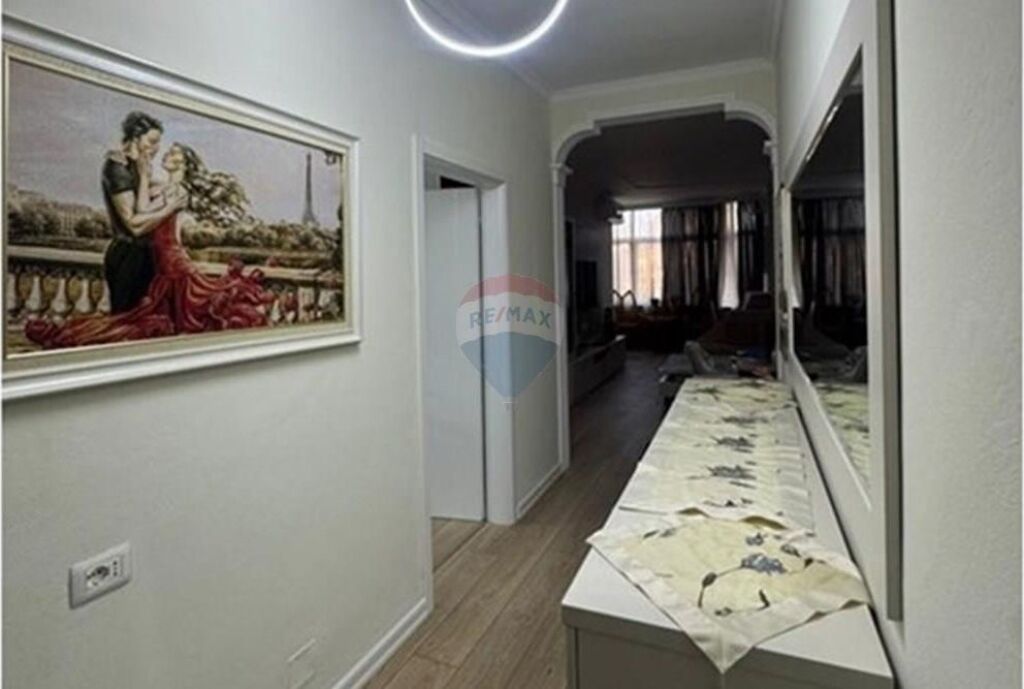 Appartamento - In Affitto - Viale Bajram Curri, Tirana
