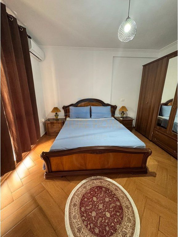 Qira, Apartament 2+1, Rruga e Barrikadave, Tiranë.