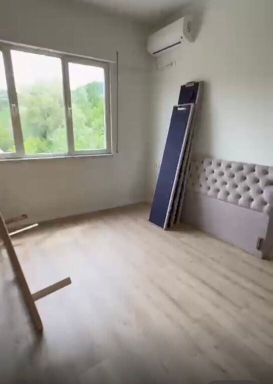 Apartament 2+1 per qira te Liqeni