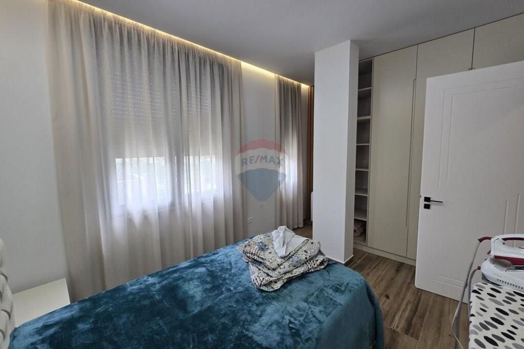 3-story villa for rent in Bërzhitë