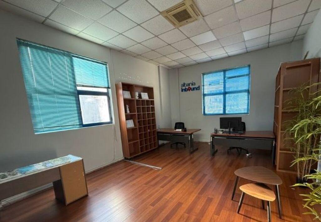 Ufficio Open Space in Affitto