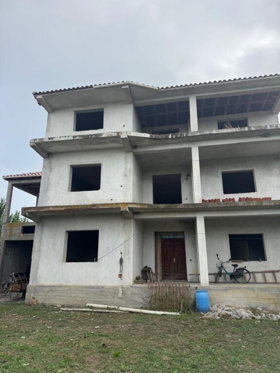 Vendesi edificio a 3 piani in vendita – Spitallë, Durrës
