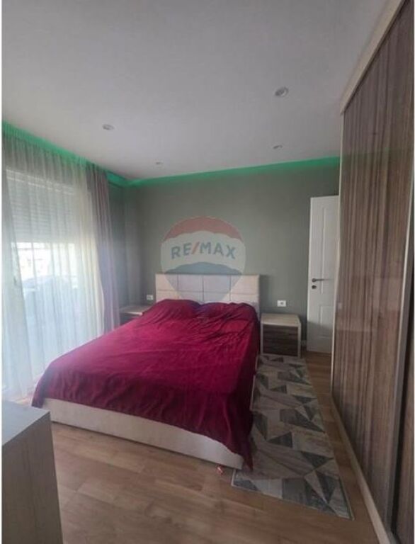 Jepet me Qira Apartament 2+1+2 te Rruga Elbasanit