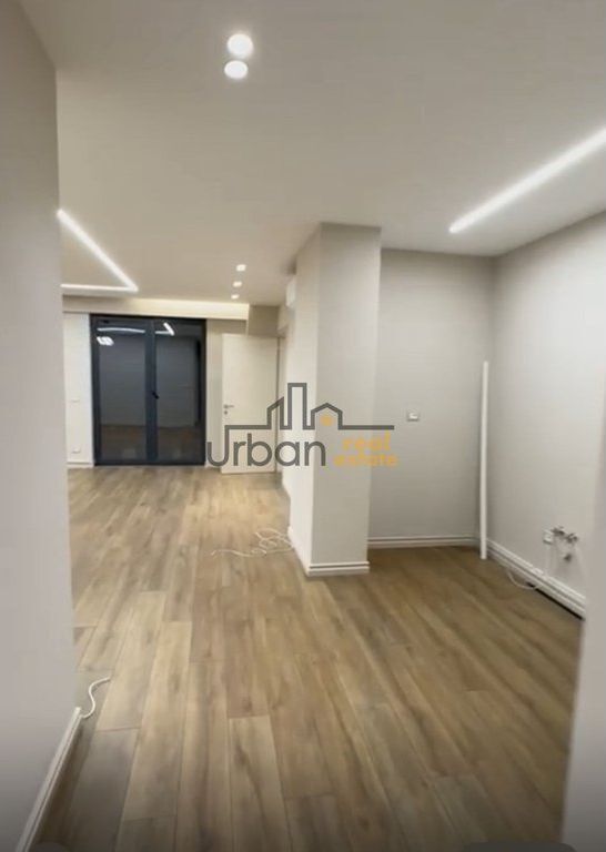 Affitto, Spazio Commerciale, Vicino al Centro, Tirana - 4500€ | 240 m²