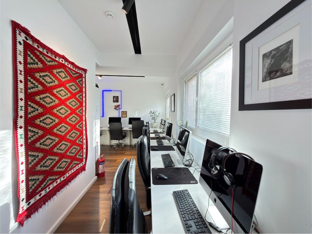 Prime Office Space | 200 m² for Sale Mangalem21! Price 500,000 €