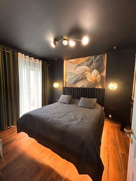 Shitet apartament 1+1 ne qender të Korces