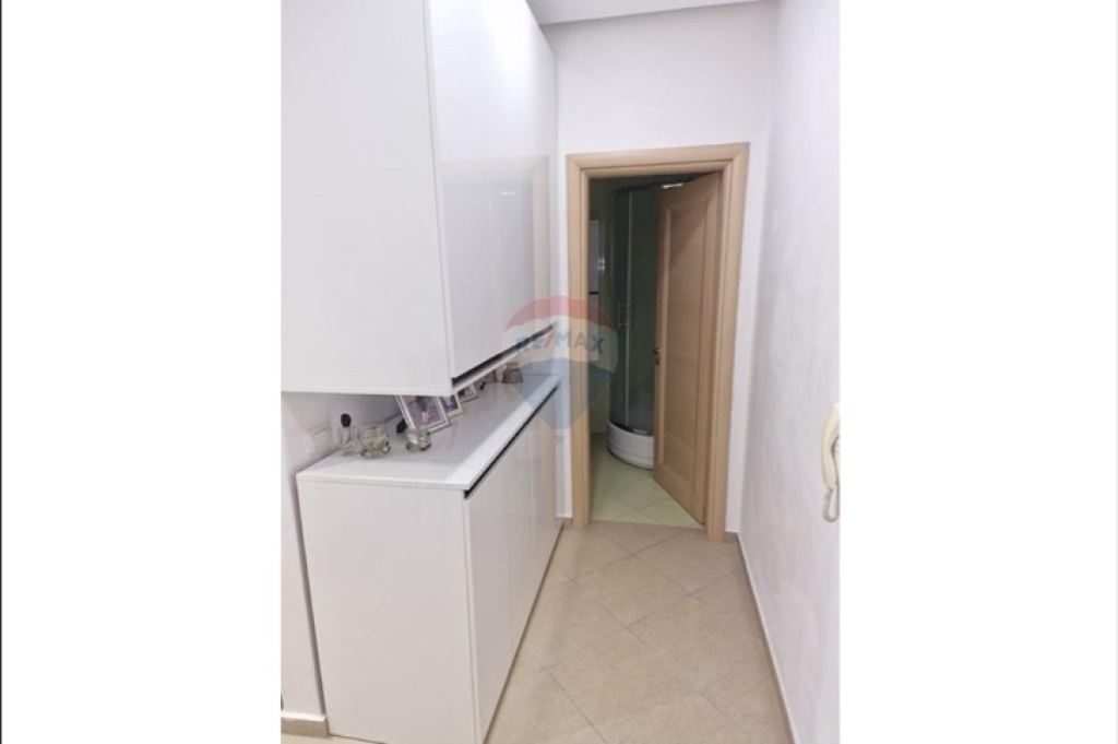 Appartamento in affitto 1+1 a Komuna e Parisit