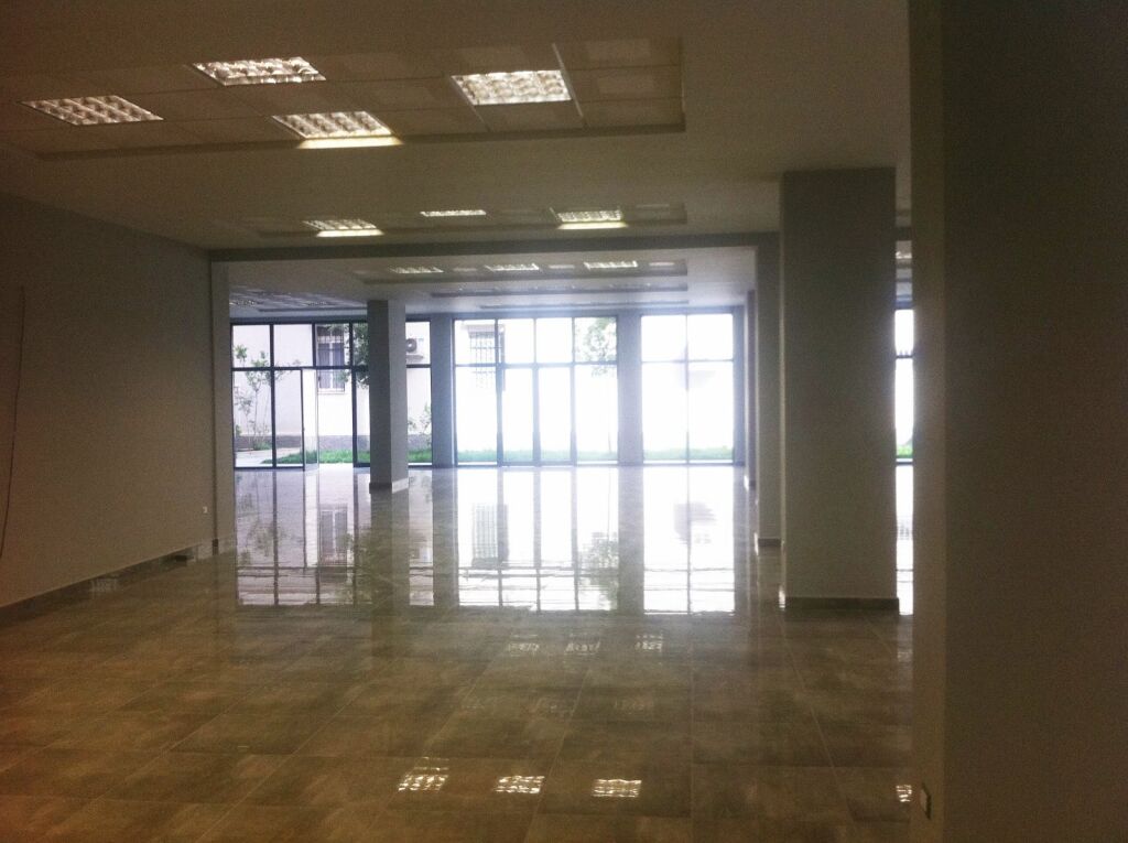 Dyqan per qera te Selvia 412 m2