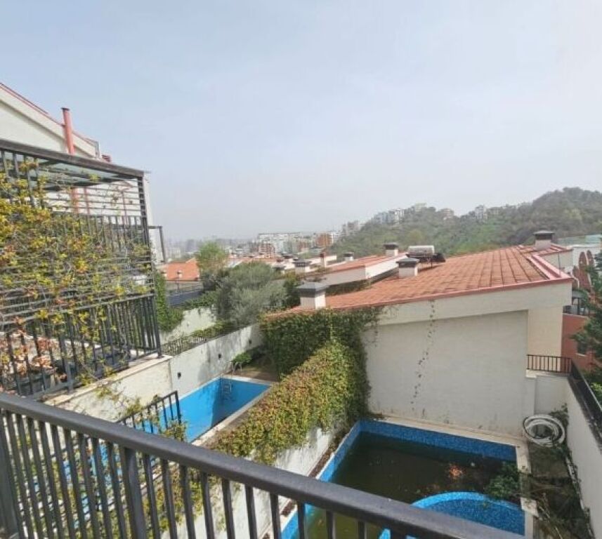 Villa for sale with swimming pool