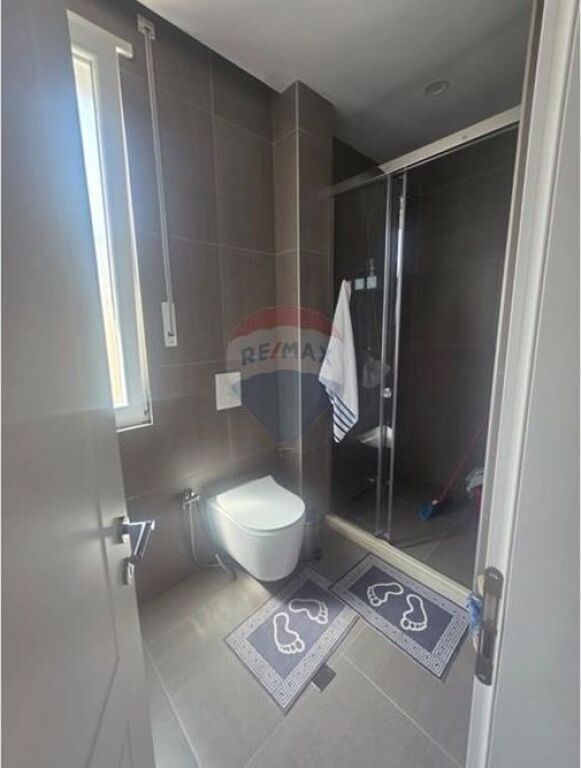 Jepet me Qira Apartament 2+1+2 te Rruga Elbasanit