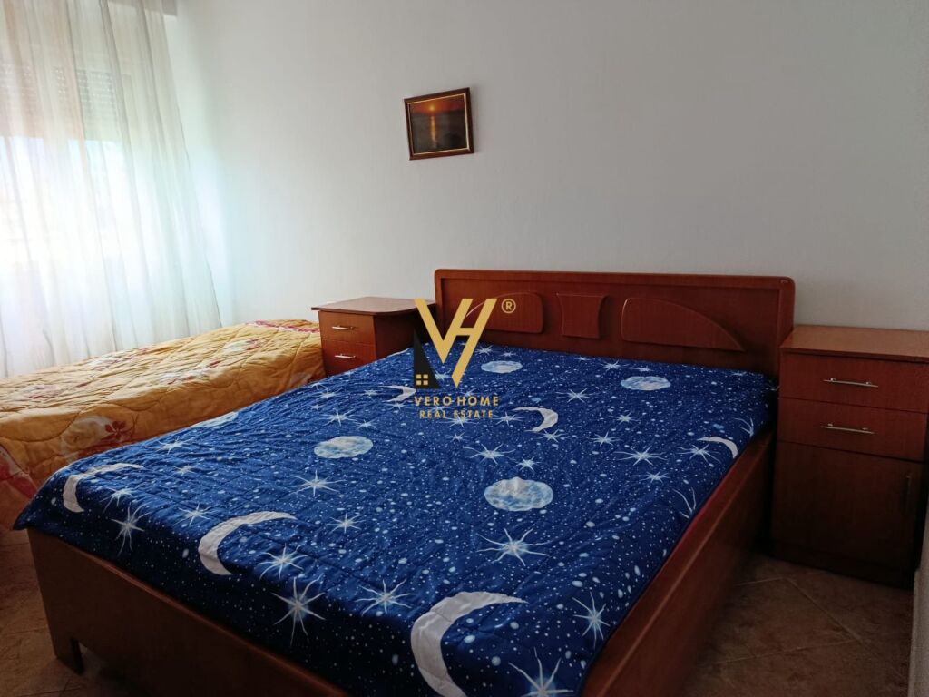 JEPET APARTAMENT 1+1 ME QERA TE RR. RIZA CEROVA 50.000 LEKE