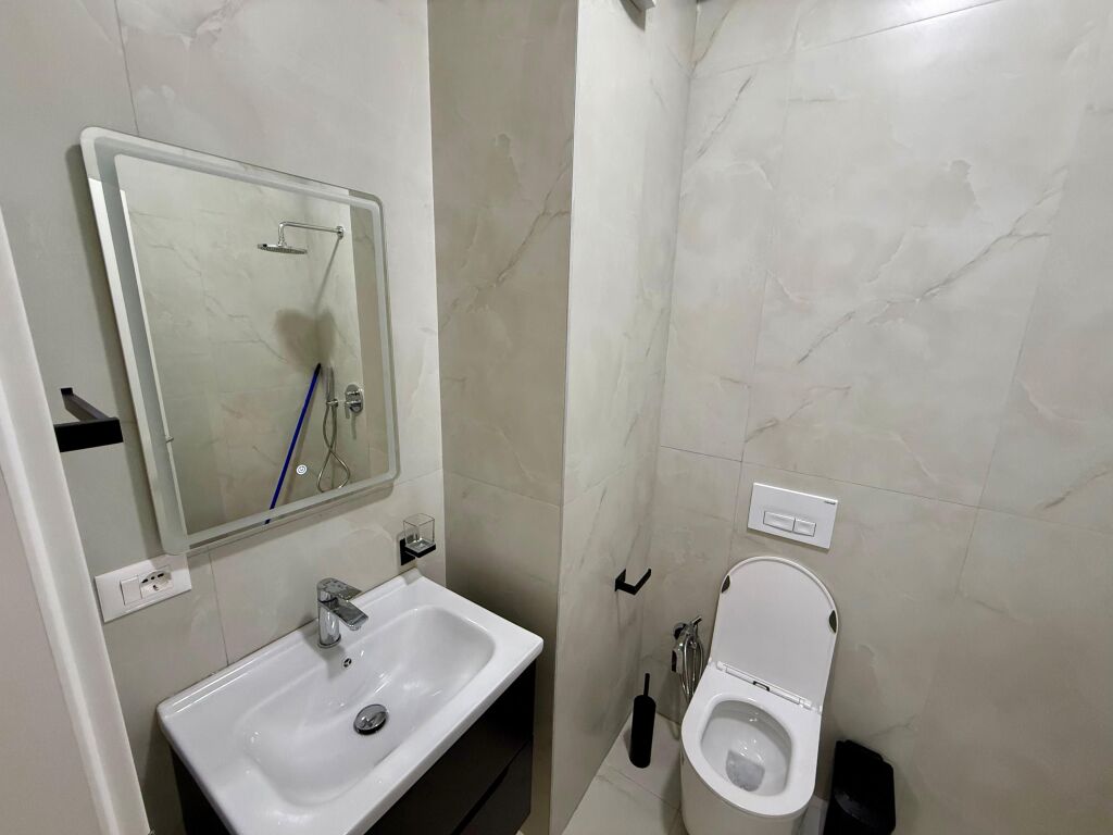 📣 QERA SUPER Apartament 1+1 📍 Kompleksi Kadiu, Ali Dem ✨   🏢 Ndertim i Ri  🛋️ Arreduar Me Arkitekt Ne Menyre Bashkekohore  ✅ I Pa Banuar Me Pare   💶 Cmimi 45.000 Leke/Muaj