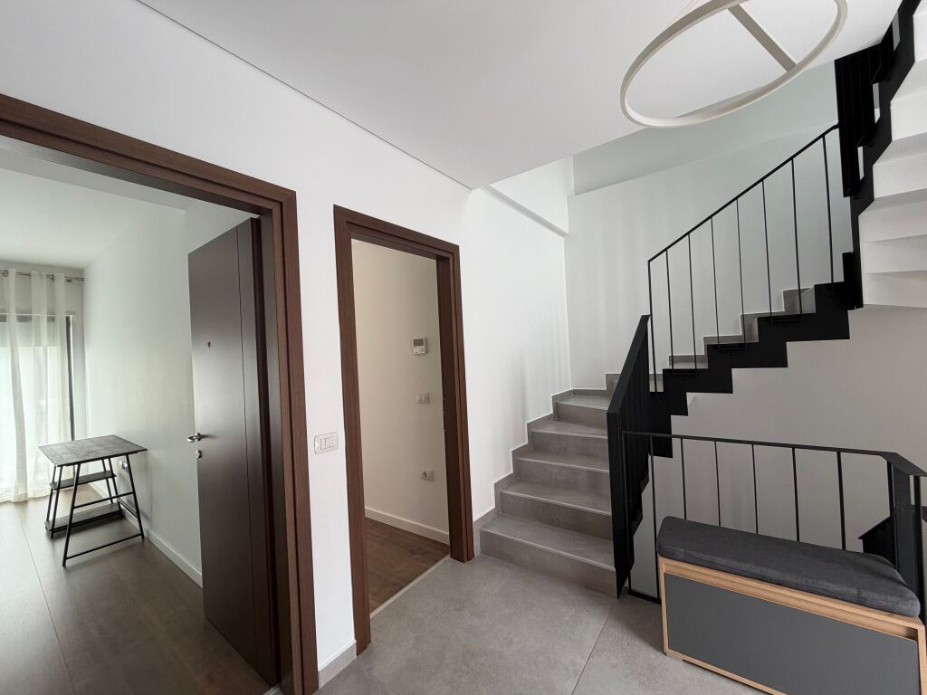 3-storey villa for rent in Mullet near "OKO" Farm