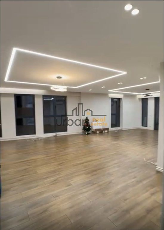 Affitto, Spazio Commerciale, Vicino al Centro, Tirana - 4500€ | 240 m²