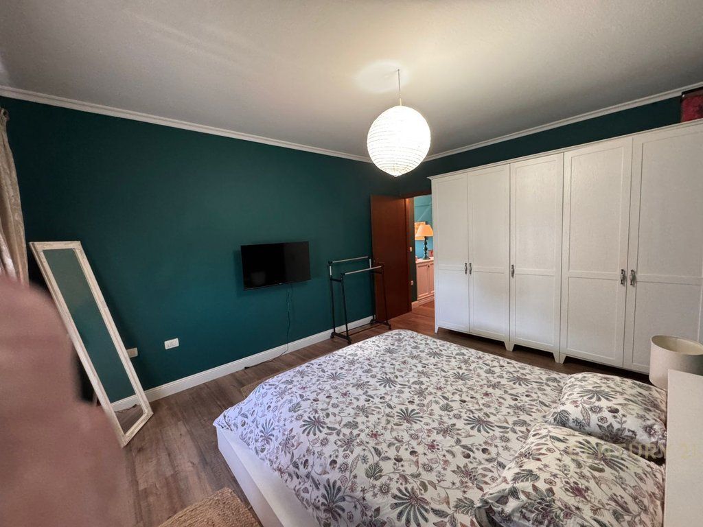 Jepet me qira apartament 2+1 tek Blloku i Ambasadave