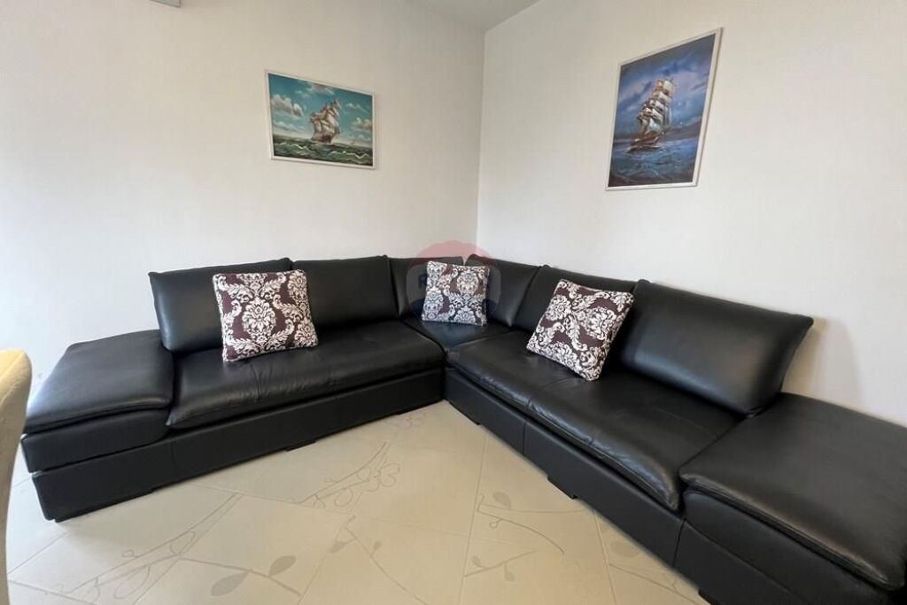🌊 Appartamento 2+1 in Affitto + Garage – Lungomare, Vlorë 🏡