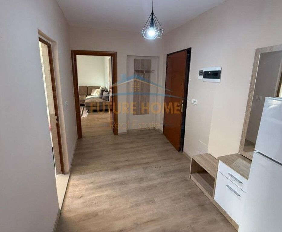 Affitto, Appartamento 2+1, Mercato Elettrico, Tirana.