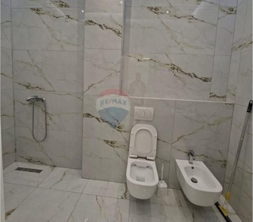 Ufficio - In Affitto - Viale Migjeni, Tirana
