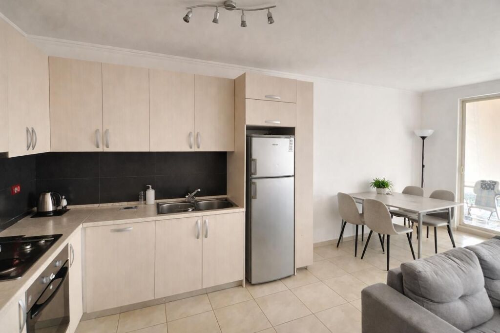 Jepet me qera apartament 2+1, Ali demi, Rruga Idriz Dollaku