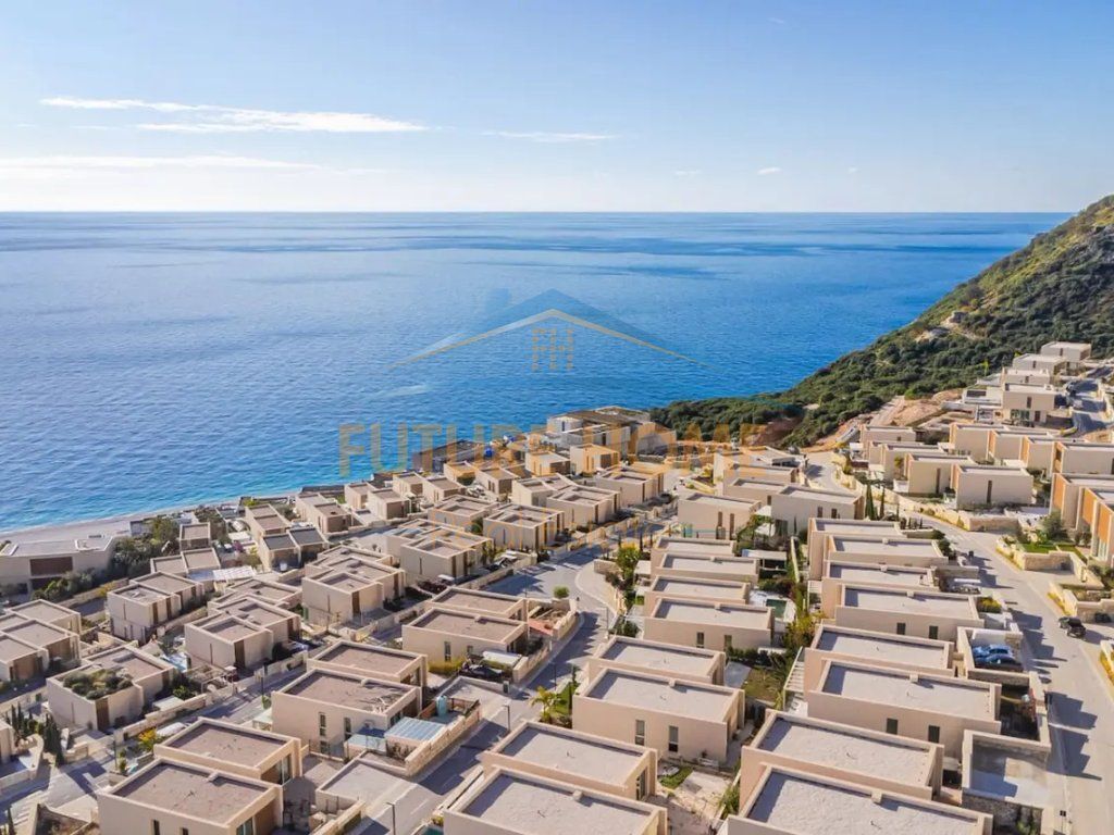 In vendita, Villa bifamiliare + Guest House, Green Coast Residence