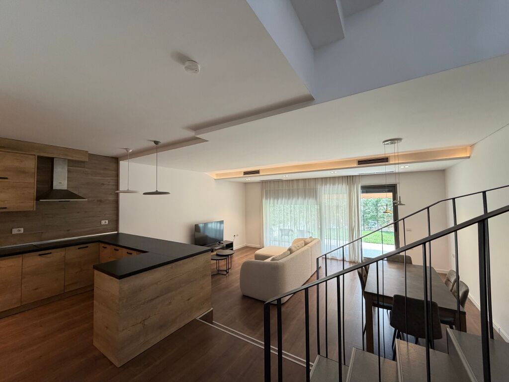 3-storey villa for rent in Mullet near "OKO" Farm