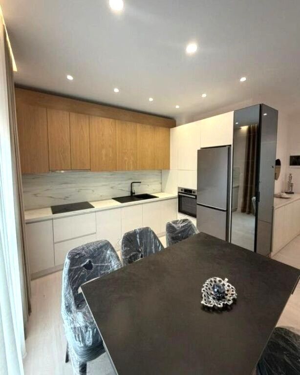 🏡 Jepet me qira apartament 1+1 + 2 poste parkimi – Xhamllik