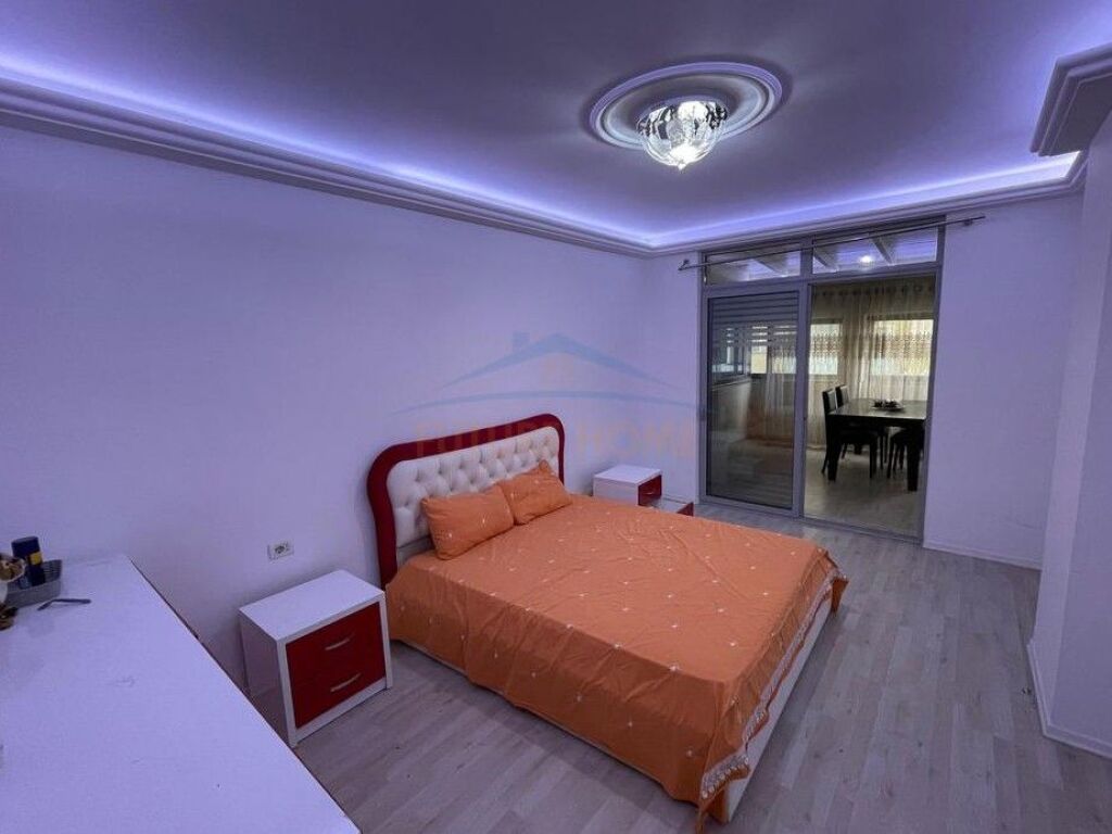 Shitet Apartament 2+1+2+ Verande, Pallati me Shigjeta