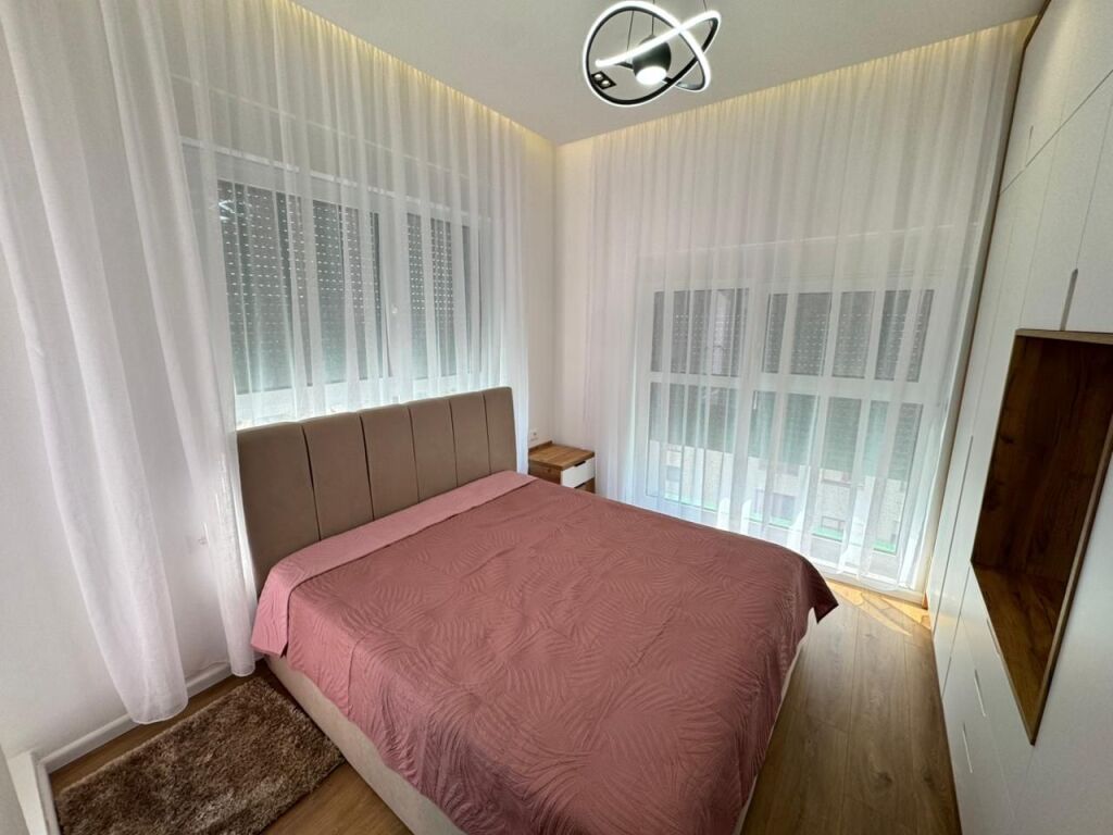 🏡 Jepet me qira apartament 2+1  📍 Vendndodhja: Kompleksi Kadiu, Ali Demi💰 Çmimi: 50,000 lek/muaj