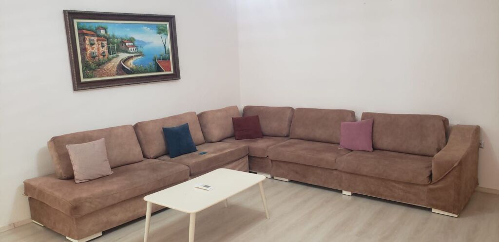 Jepet apartament me qira 2+1 ne Myslym Shyr