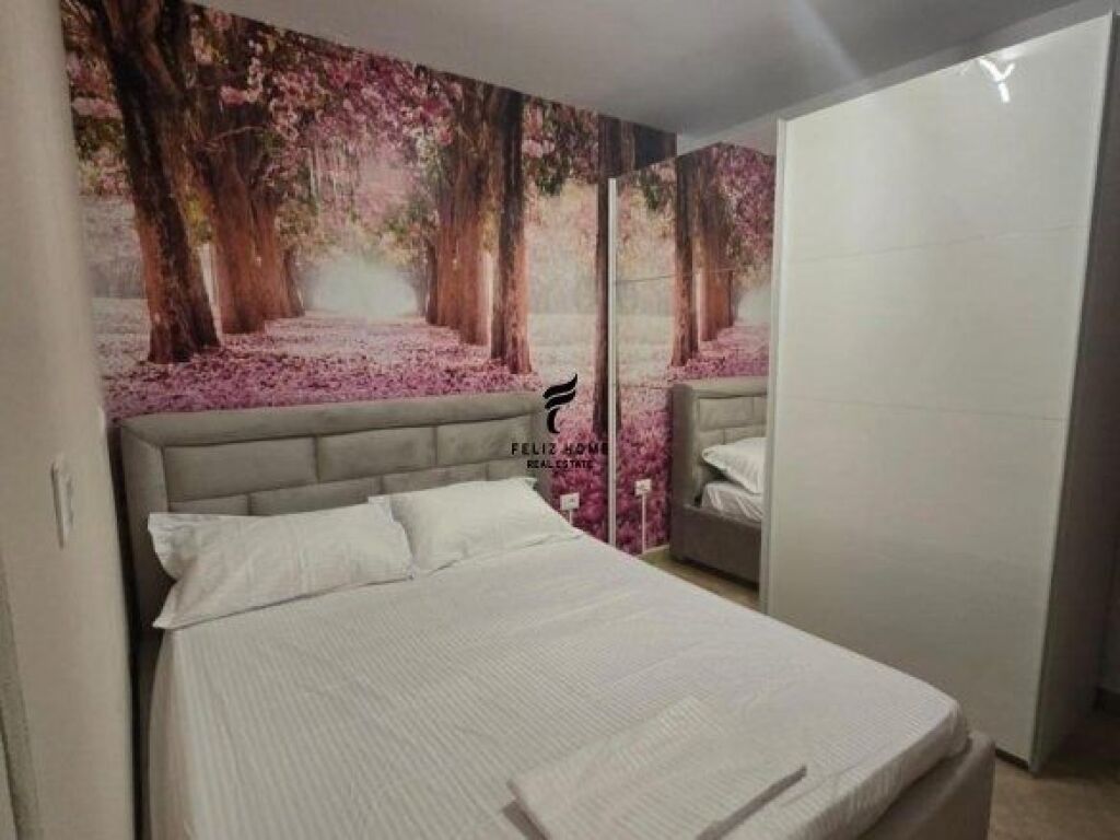 APARTAMENT ME QERA 1+1 RRUGA E BARRIKADAVE 65.000 LEKE FH-69064