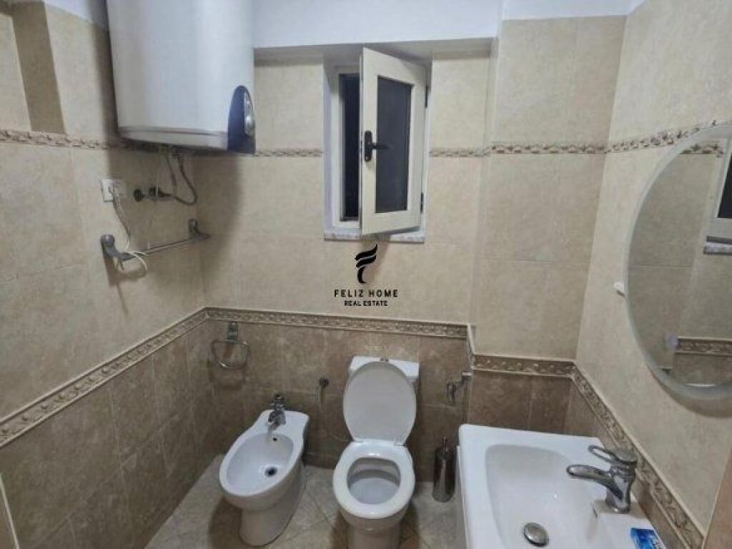 APARTAMENT ME QERA 1+1 RRUGA E BARRIKADAVE 65.000 LEKE FH-69064