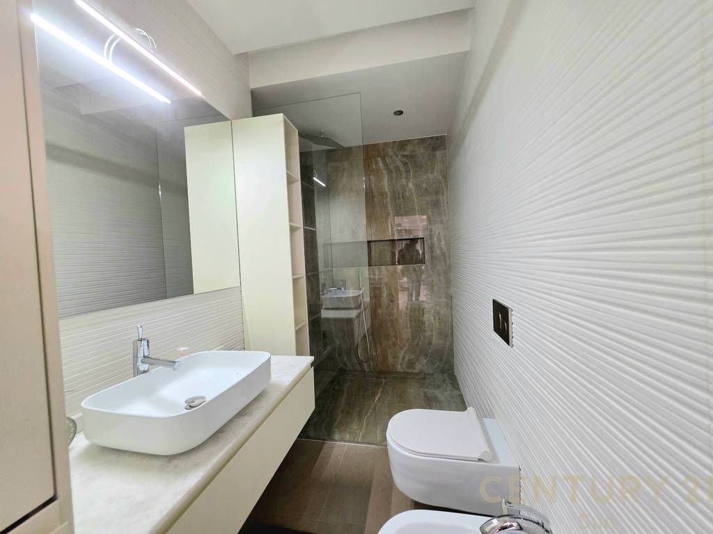 APARTMENT 2+1+2 FOR RENT NEAR THE ARTIFICIAL LAKE 1,300 €
