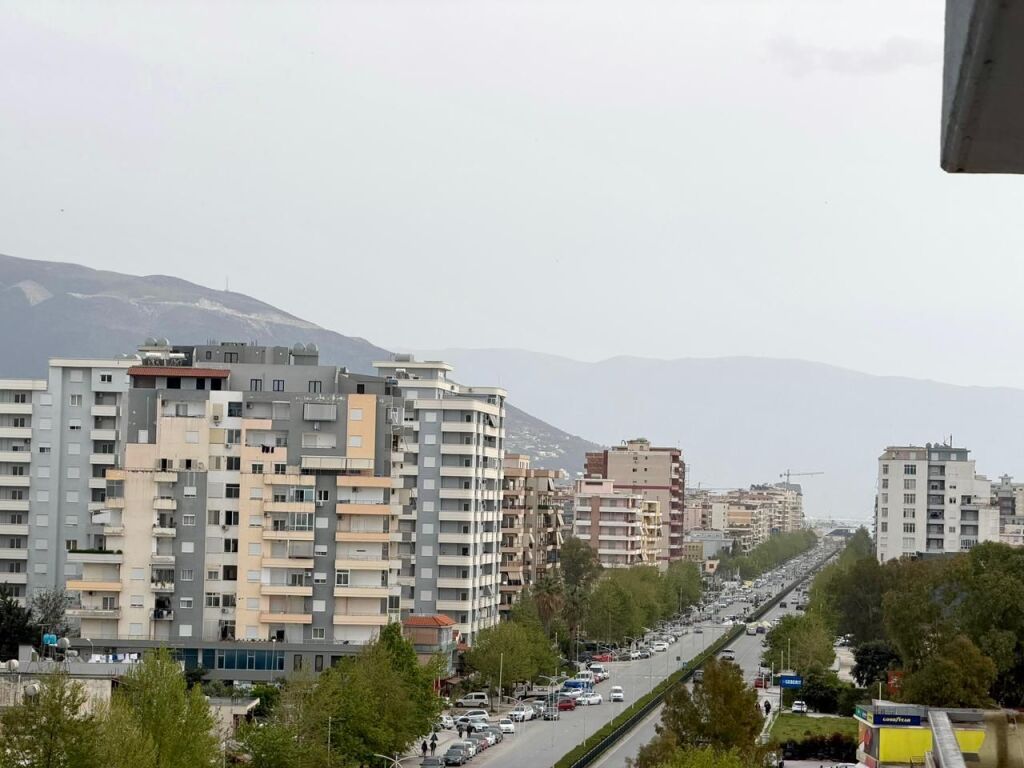 Apartament 2+1 me Qera Afatgjate - Transballkanike, Vlore