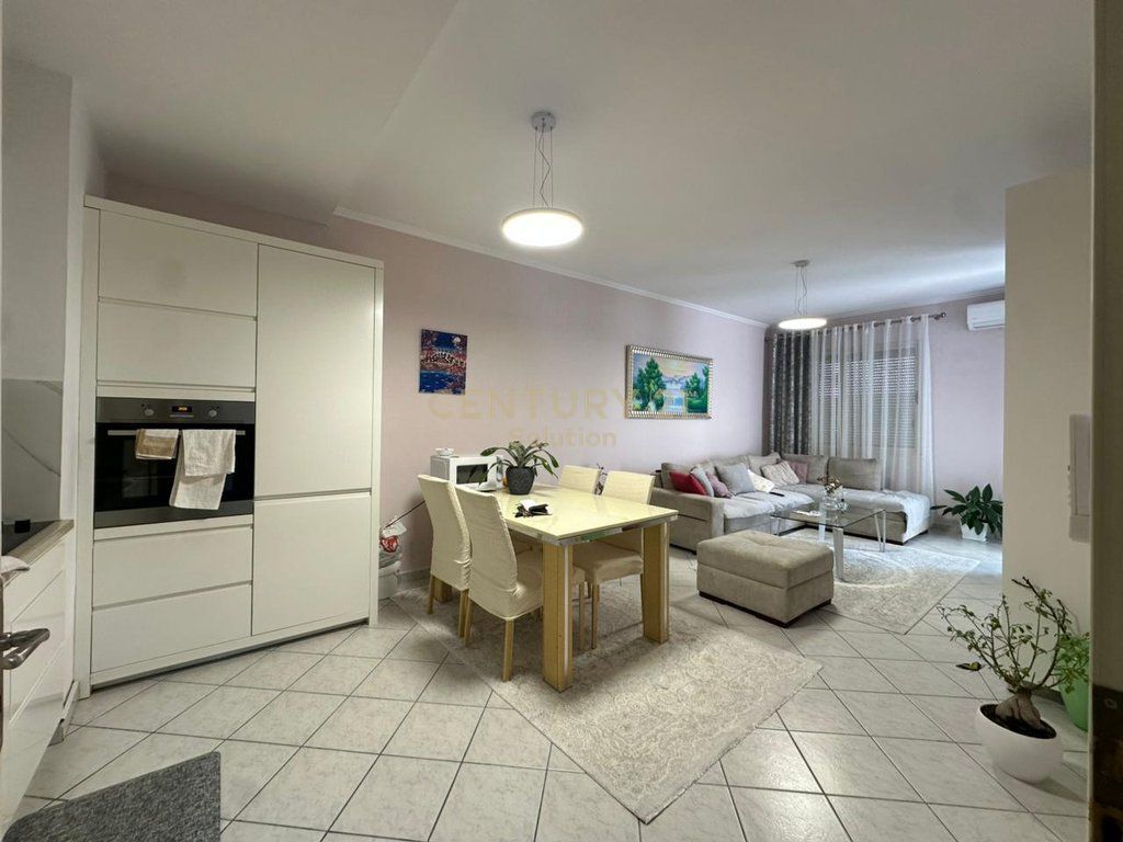 APARTAMENT 1+1 PER QIRA NE ASTIR PRANE VILES-L