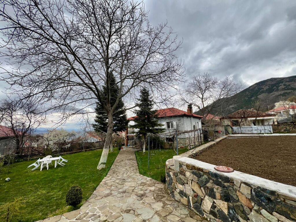 In vendita, Casa Privata su 2 Piani, Boboshticë-Korçë.