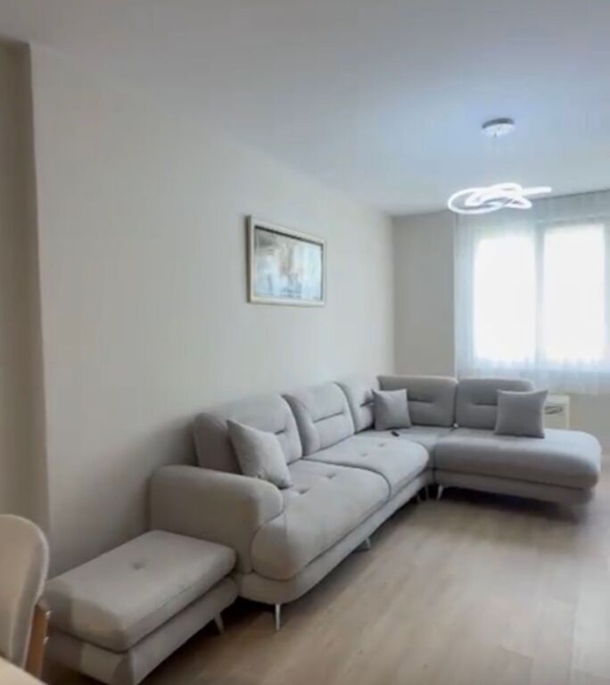 Appartamento 1+1 in affitto a Kontakti vicino a 21 Dhjetori!