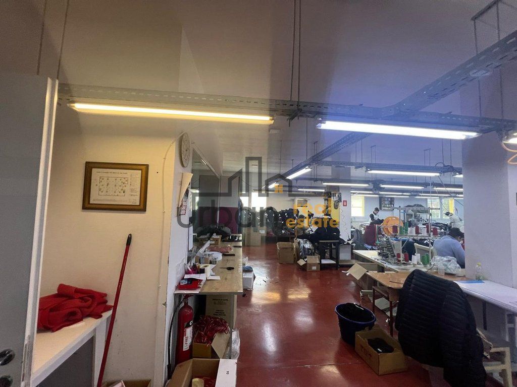 Esclusivo/In vendita, Magazzino, Sharrë, Tirana - 320.000€ | 1626 m²