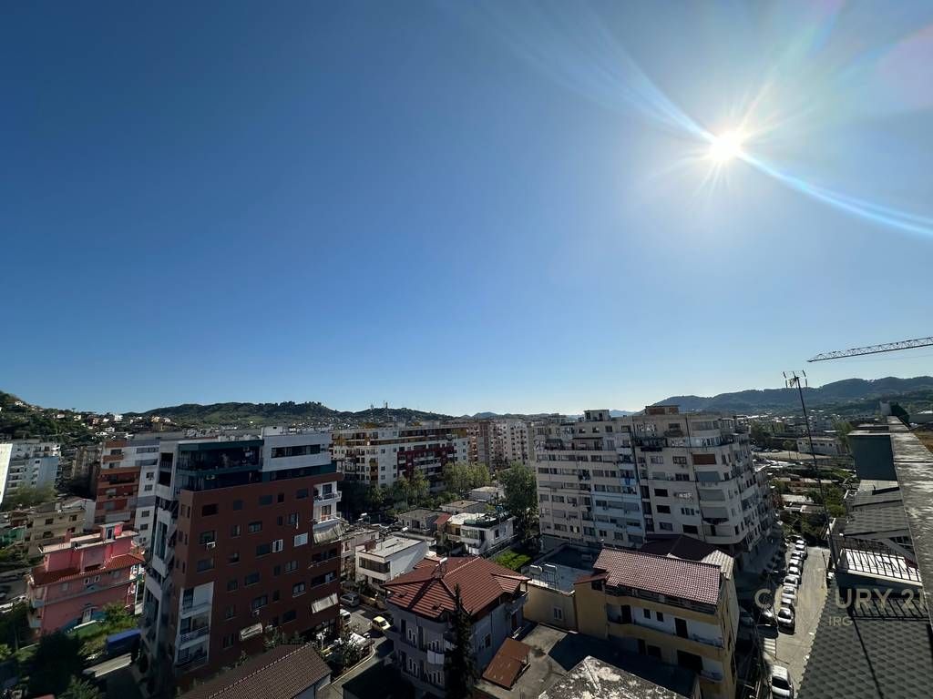 Penthouse for sale with 192 m2 veranda in Yzberisht