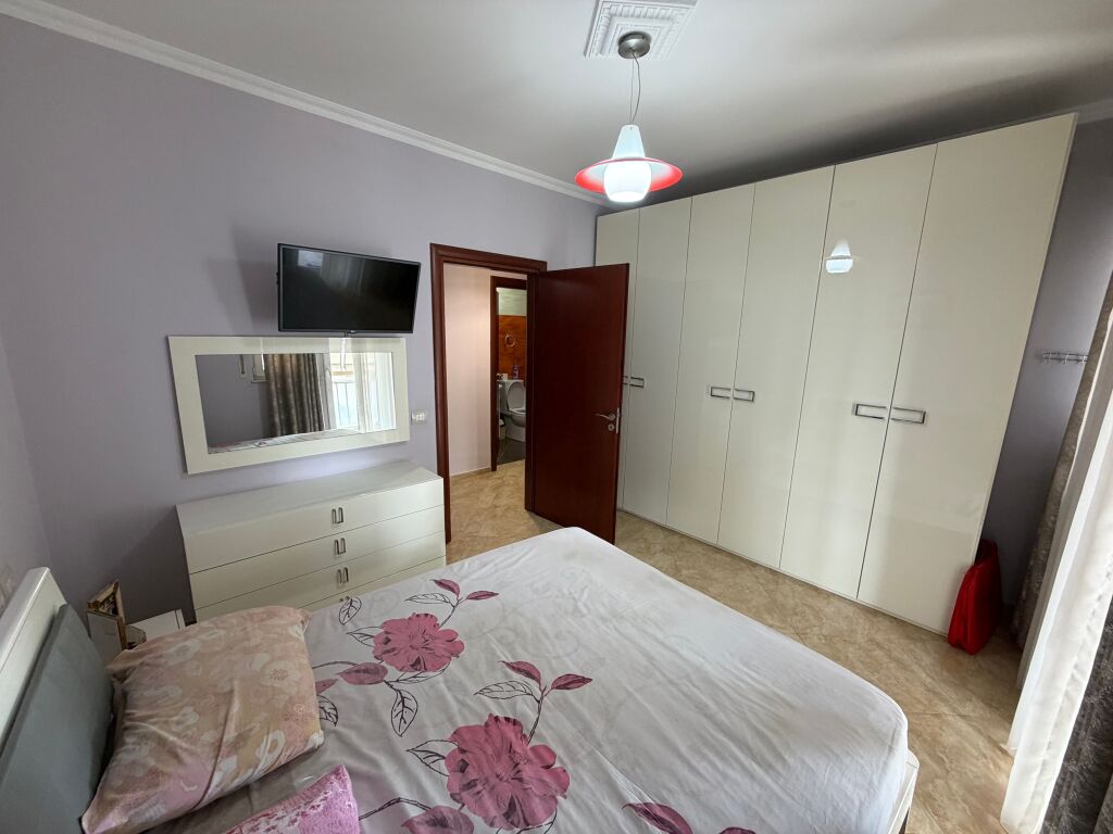 🏡 Appartamento 2+1 con parcheggio in affitto  📍 Posizione: Alidemi, vicino a BKT 🏢 Piano: 5 (palazzo con ascensore) 🚗 Include posto auto  💶 Prezzo: 700€ / mese  📞 Per maggiori informazioni o visita, contattare!