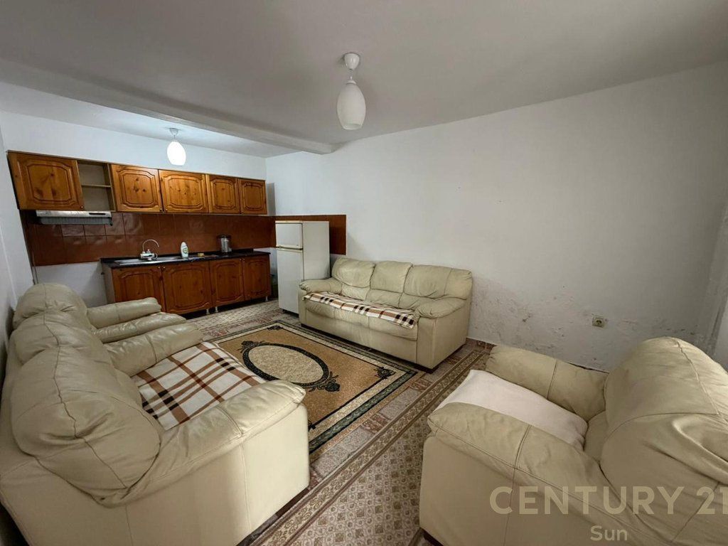BUILDING 3 FLOORS FOR SALE IN SELITE!