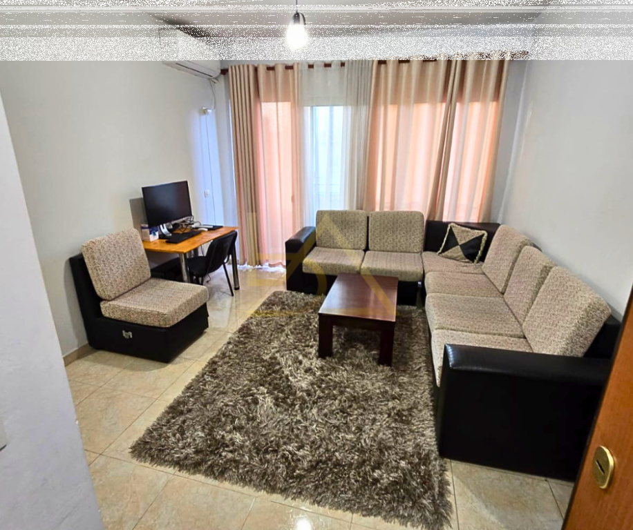 Appartamento in Affitto – Tirana, Campo di Aviazione